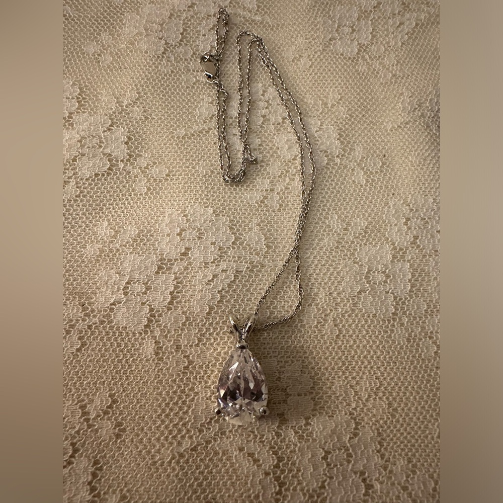 INSPIRED tear drop diamond cz and silver toned necklace Stunning